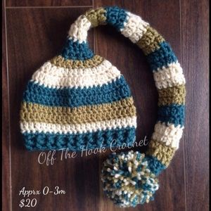 Apprx 0-3 month photo prop hat